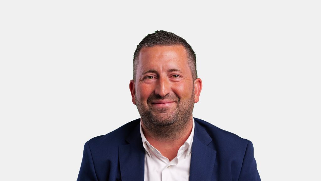 CARMINE PETRILLO_SFONDO NEUTRO