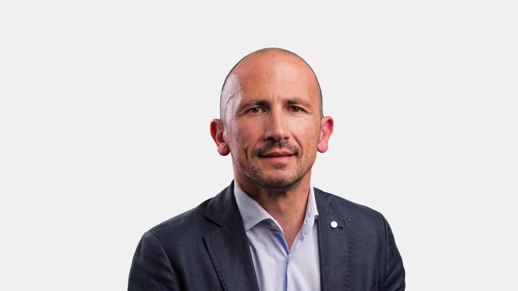 FRANCESCO DESIDERIO_SFONDO NEUTRO